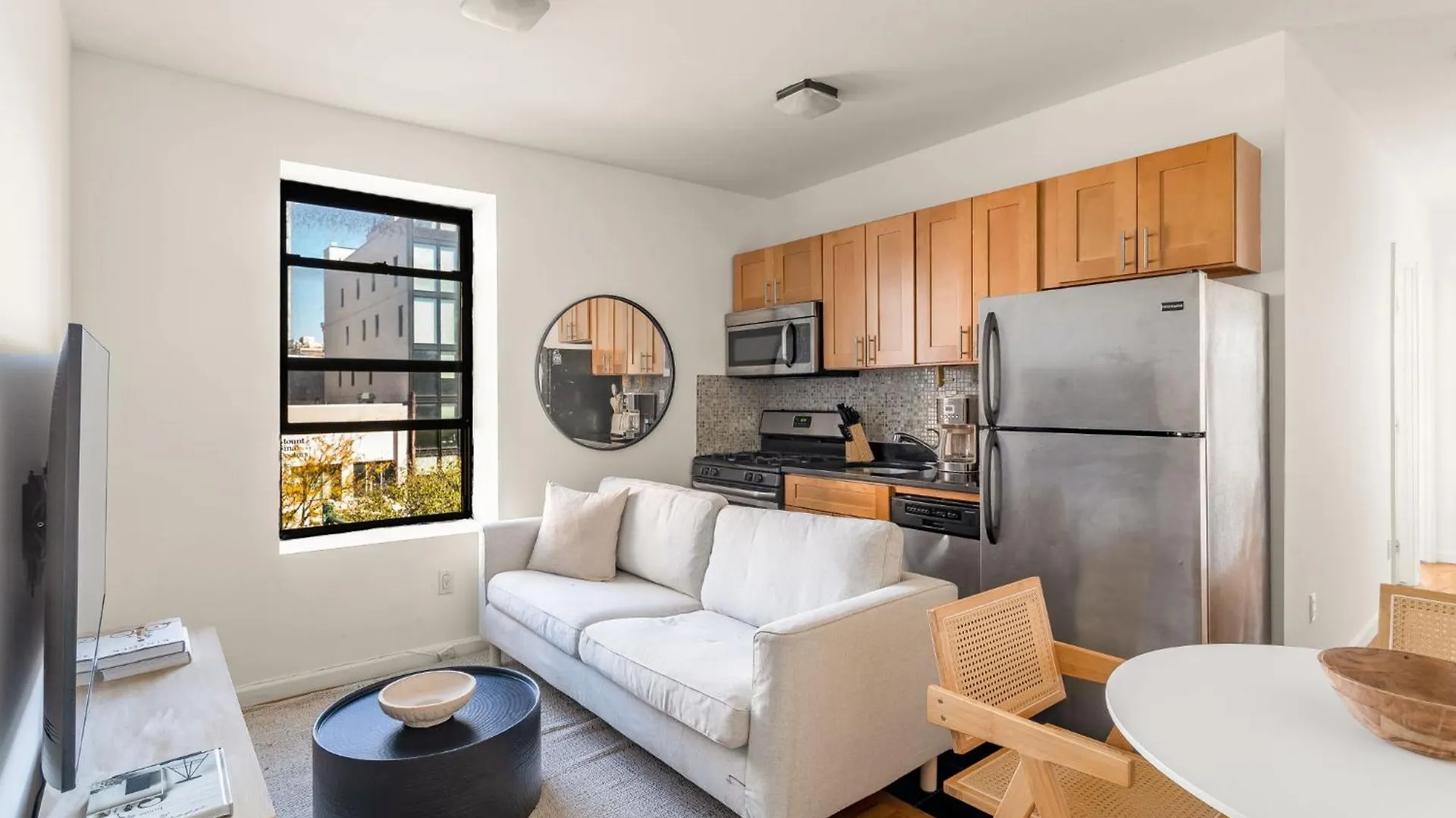 Chic 3Bd 1Bath Space Close To East River Walk location
