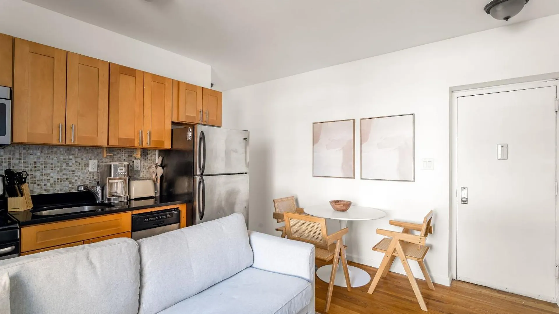 Chic 3Bd 1Bath Space Close To East River Walk New York 0*,  United States